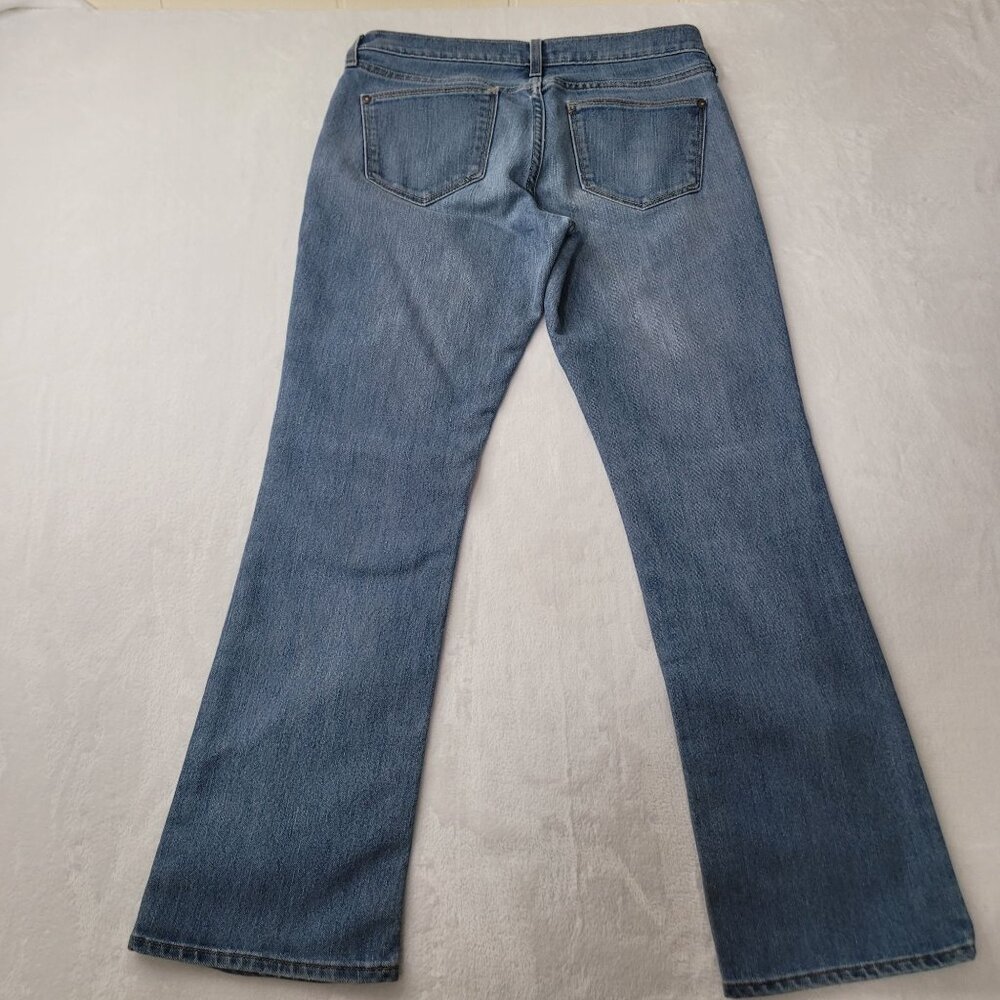 Old Navy The Flirt Women' Blue Medium Wash Bootcut Denim Jean Size 6 Short SP 08 - Picture 2 of 12
